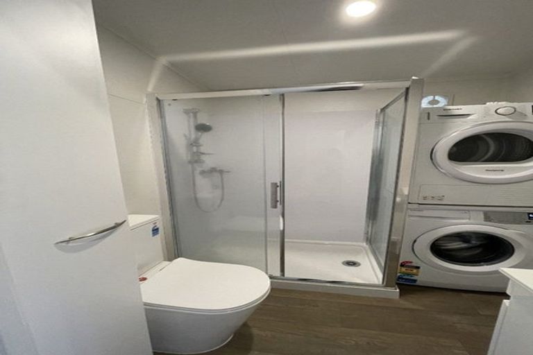 Photo of property in 18 Kent Terrace, Riverhead, 0820