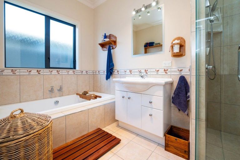 Photo of property in 14 Meissner Road, Havelock North, 4130