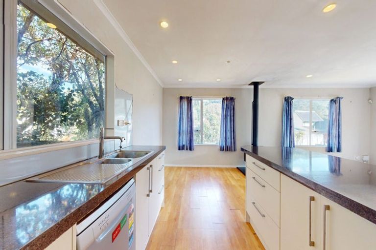 Photo of property in 53 Hazlewood Avenue, Karori, Wellington, 6012