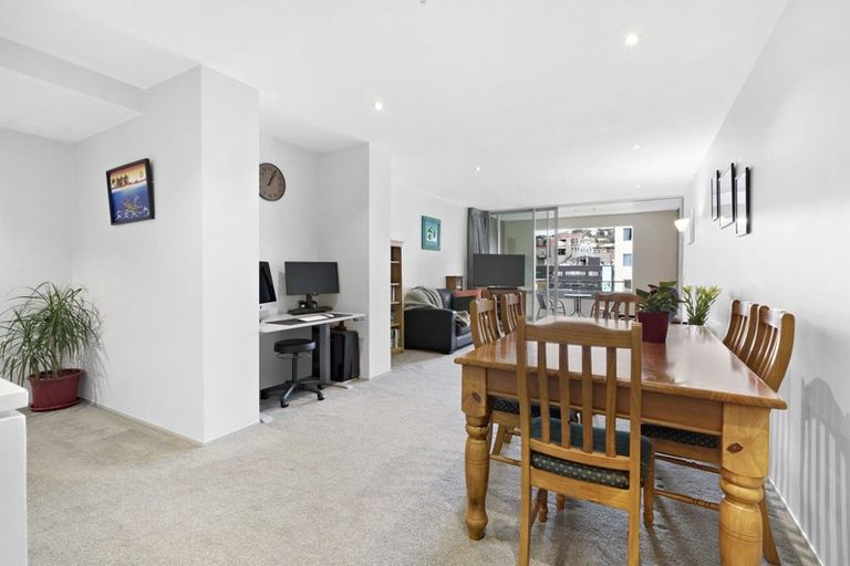 Photo of property in Sanctum Apartment, 10 Ebor Street, Te Aro, Wellington, 6011