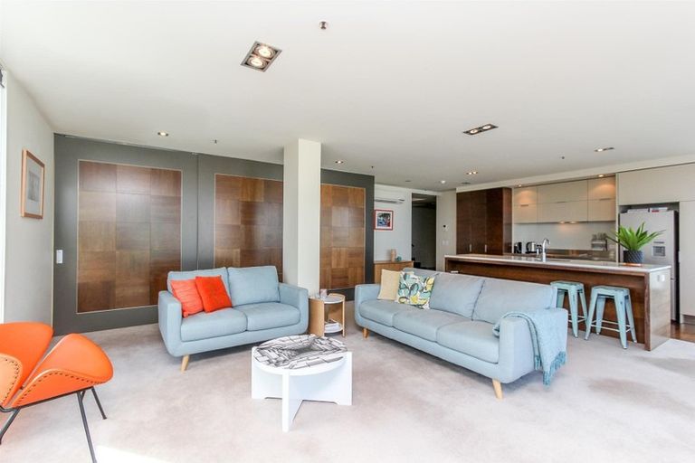 Photo of property in 22 Liardet Apartments, 501/22 Liardet Street, New Plymouth, 4310