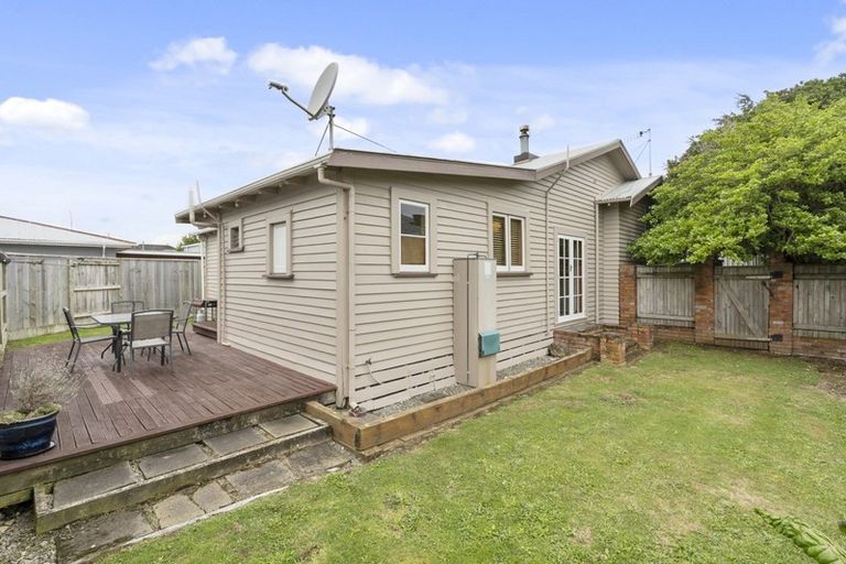 Photo of property in 19 Limbrick Street, Terrace End, Palmerston North, 4410