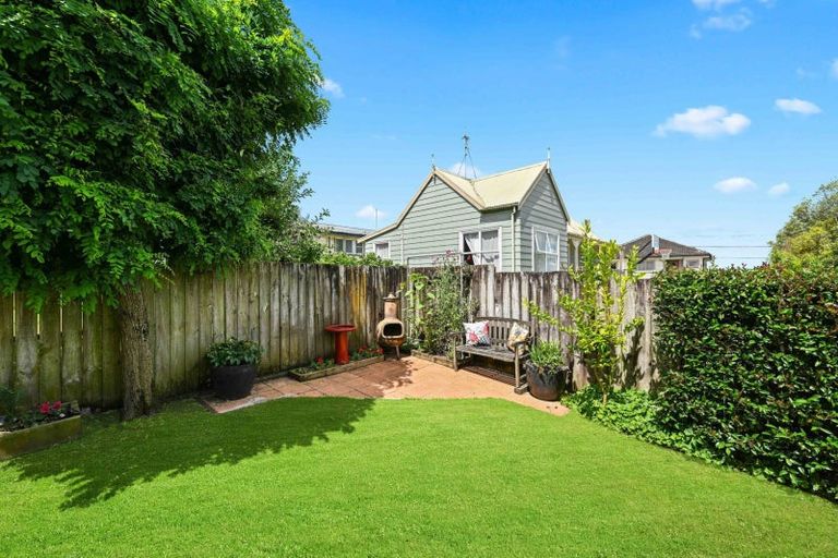 Photo of property in 111a Poaka Avenue, Dinsdale, Hamilton, 3204