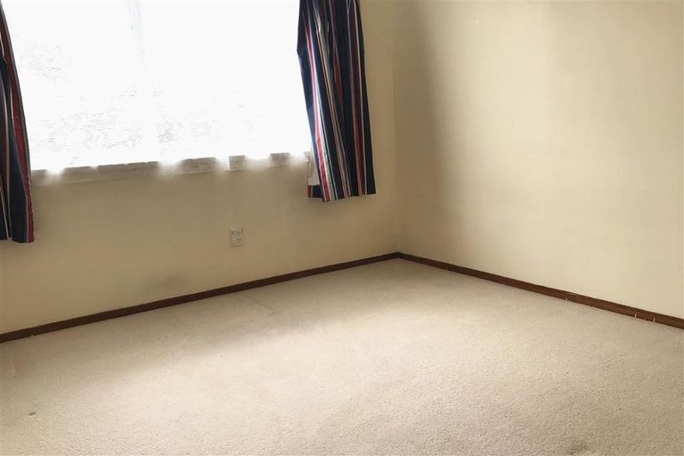 Photo of property in 22 Kelman Road, Kelston, Auckland, 0602