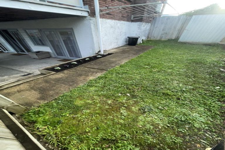 Photo of property in 2 Glenmore Road, Sunnyhills, Auckland, 2010