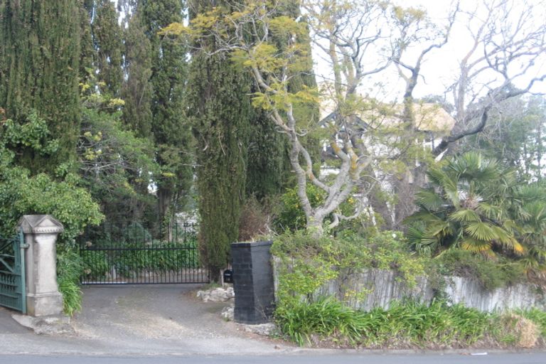 Photo of property in 15 Thompson Road, Bluff Hill, Napier, 4110