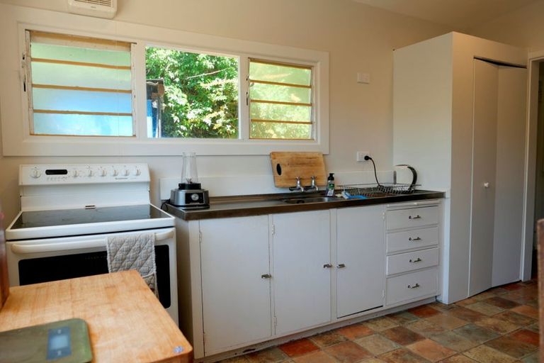 Photo of property in 74 Matai Road, Raumati South, Paraparaumu, 5032