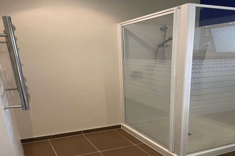 Photo of property in 4 Geoffrey Road, Torbay, Auckland, 0630