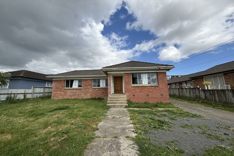 Photo of property in 25 Royton Avenue, Mangere East, Auckland, 2024