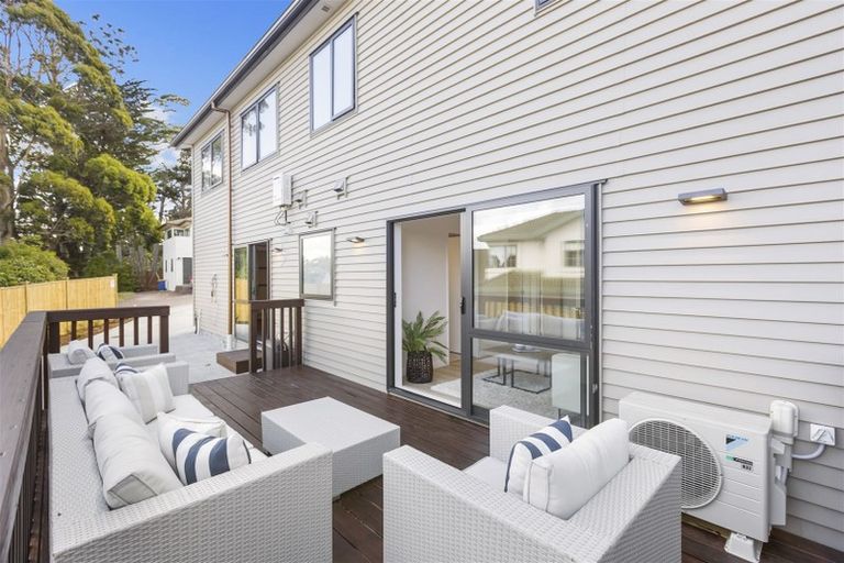 Photo of property in 24 Lorikeet Place, Unsworth Heights, Auckland, 0632