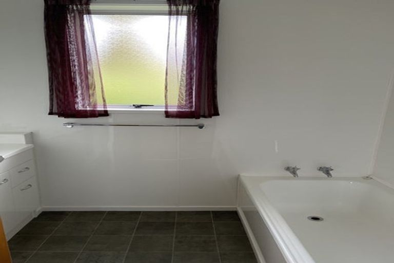 Photo of property in 336 Royal Road, Massey, Auckland, 0614