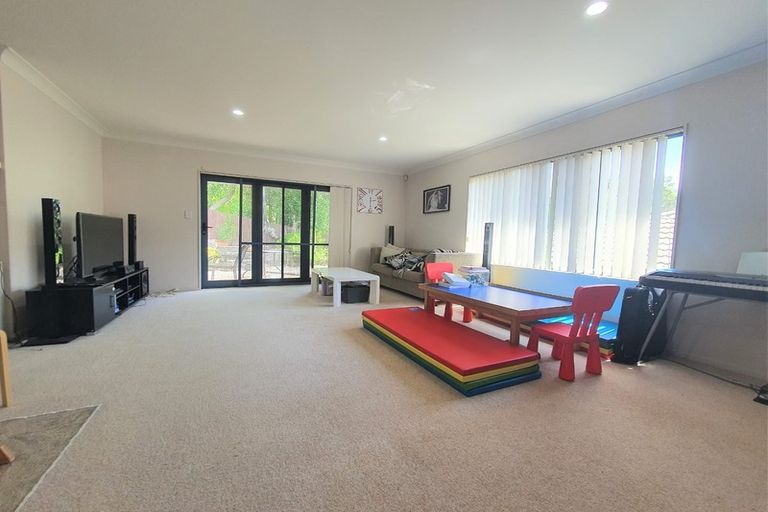 Photo of property in 33b Edmonton Road, Henderson, Auckland, 0612