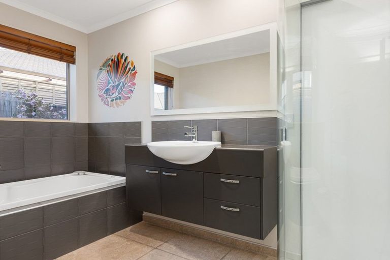 Photo of property in 33 Magnolia Drive, Springlands, Blenheim, 7201