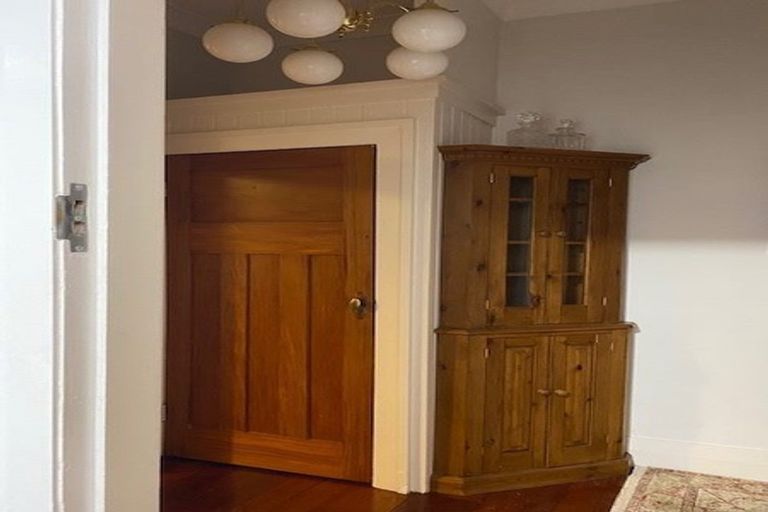 Photo of property in 19 Glen Road, Kelburn, Wellington, 6012