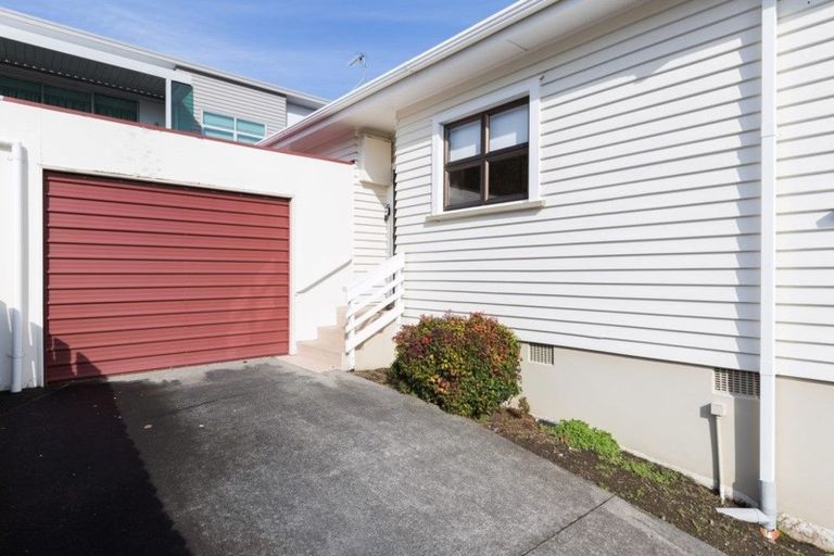 Photo of property in 7 Moulton Street, Moturoa, New Plymouth, 4310