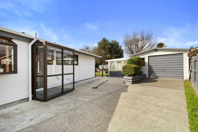 Photo of property in 8 Roband Crescent, Brown Owl, Upper Hutt, 5018