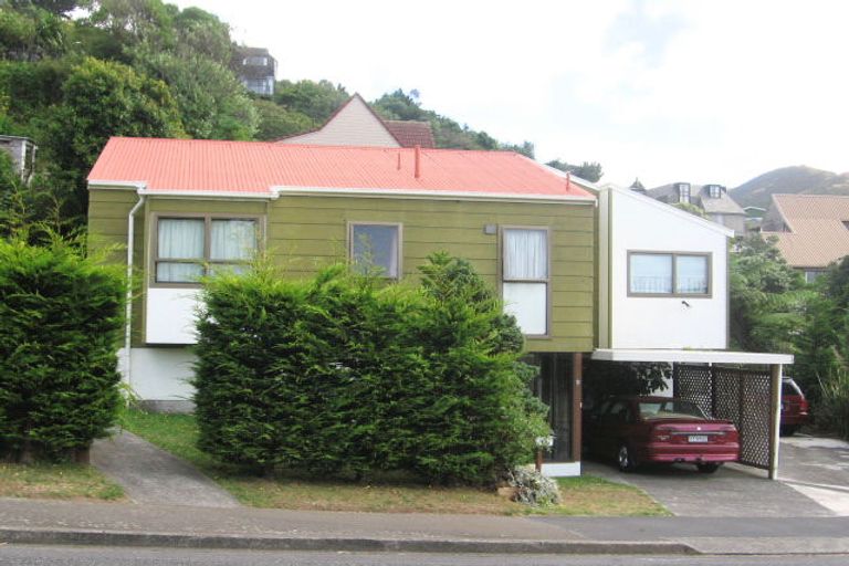 Photo of property in 6 Chartwell Drive, Crofton Downs, Wellington, 6035