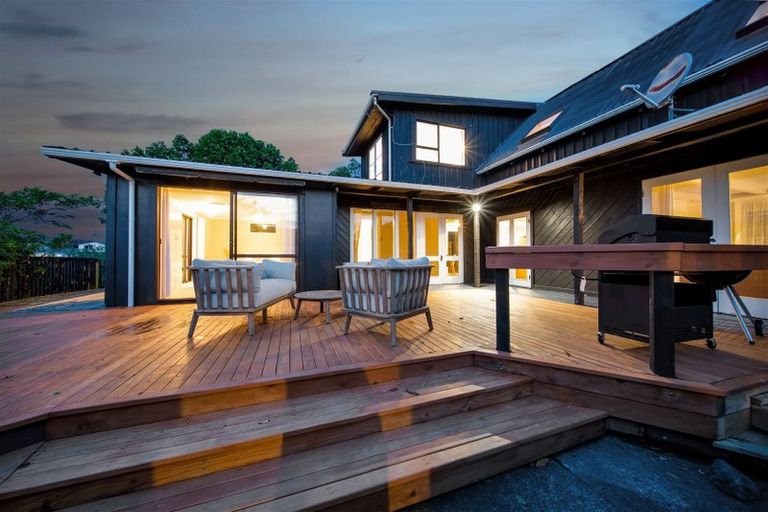 Photo of property in 18 Ohawe Terrace, Ohawe, Hawera, 4671