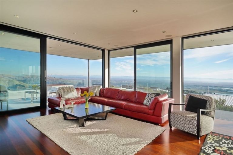 Photo of property in 1 Clearview Lane, Mount Pleasant, Christchurch, 8081