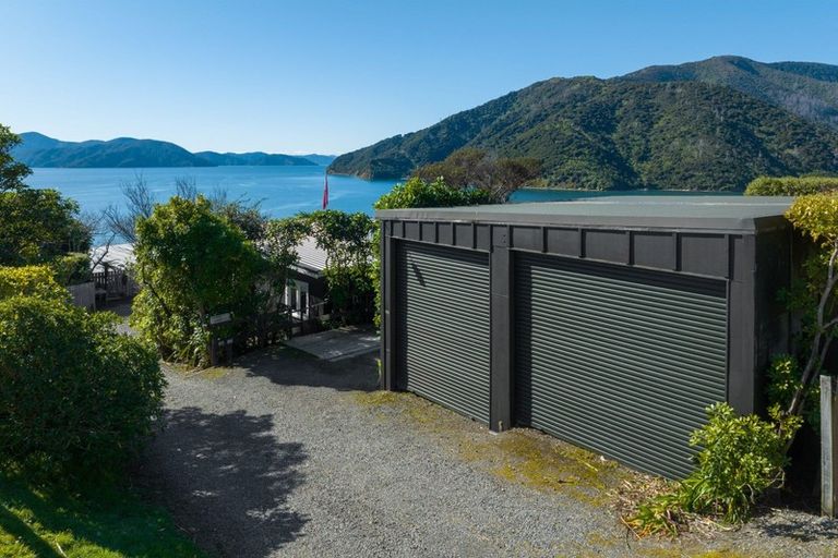 Photo of property in 313 Port Underwood Road, Whatamango Bay, Picton, 7281