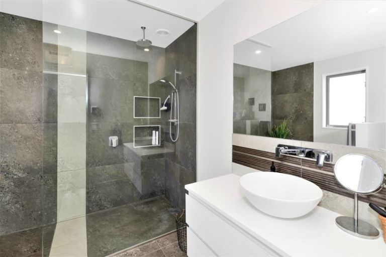 Photo of property in 12 Rosewood Drive, Amberley, 7410