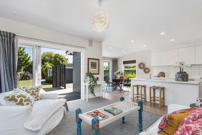 Photo of property in 27 Somerfield Street, Somerfield, Christchurch, 8024