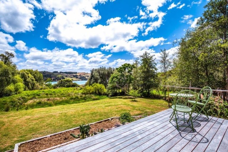 Photo of property in 364 Oneriri Road, Kaiwaka, 0573