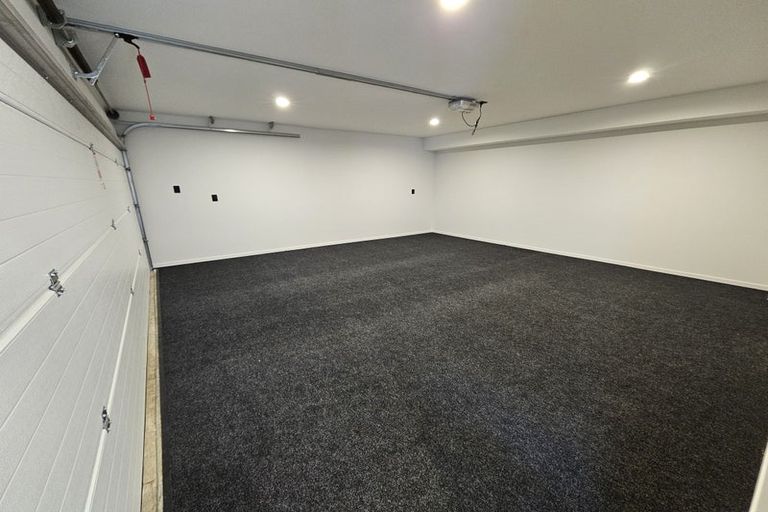 Photo of property in 2a Embling Place, Eastern Beach, Auckland, 2012