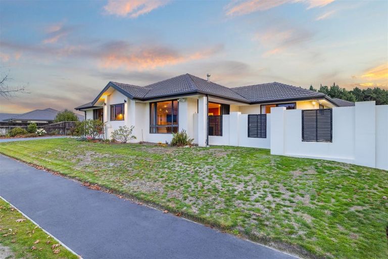 Photo of property in 29 Putake Drive, Parklands, Christchurch, 8083