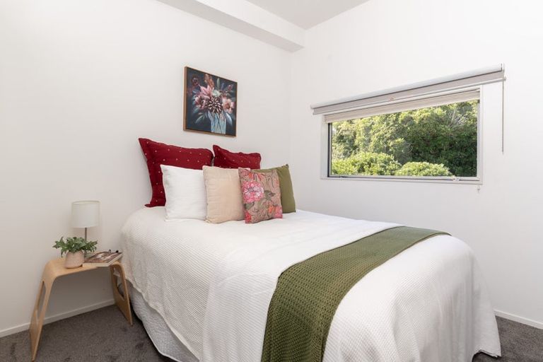 Photo of property in 10 Saddleback Grove, Karori, Wellington, 6012