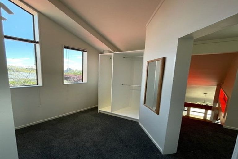 Photo of property in 32b Bayly Road, Moturoa, New Plymouth, 4310