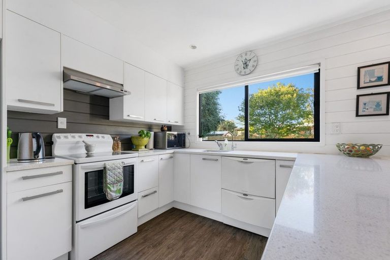 Photo of property in 24 Onepu Lane, Manly, Whangaparaoa, 0930