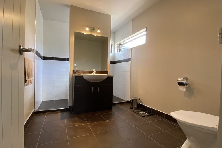 Photo of property in 17 Glen Bay Close, Pinehill, Auckland, 0632