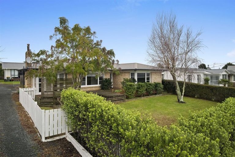 Photo of property in 17 Warriston Avenue, Waiuku, 2123