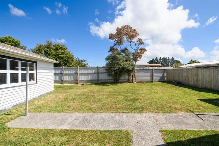 Photo of property in 24 Fergusson Street, Marton, 4710