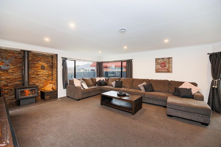 Photo of property in 28 Jefferson Crescent, Milson, Palmerston North, 4414