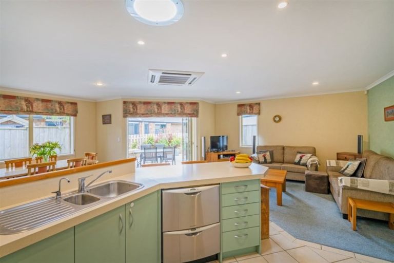 Photo of property in 4 Pelican Place, Whitianga, 3510