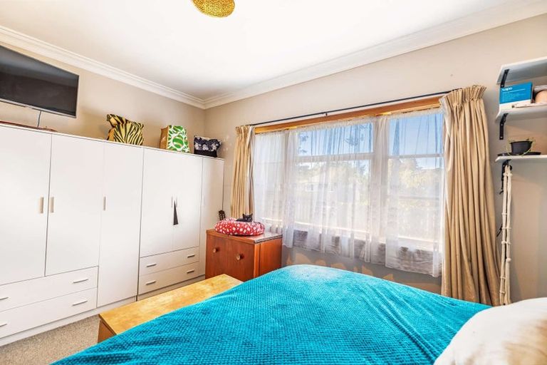 Photo of property in 44 Mckenzie Street, Levin, 5510