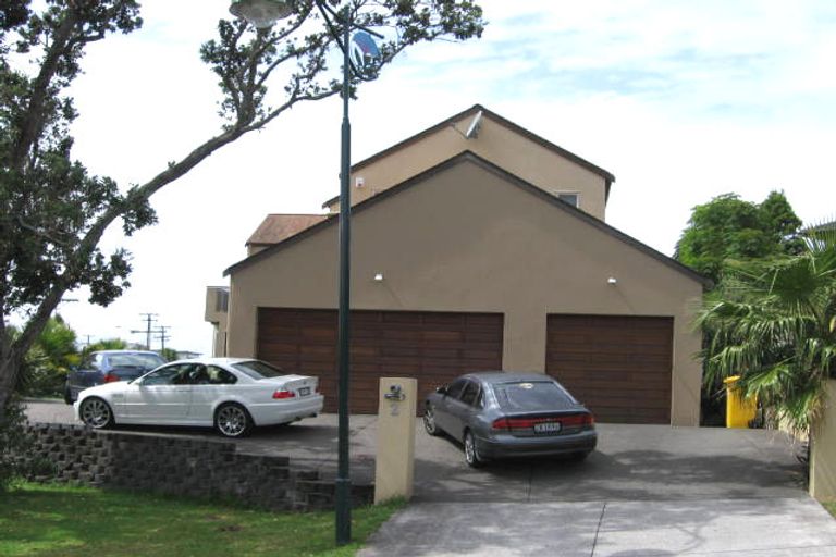 Photo of property in 2 Centennial Place, Campbells Bay, Auckland, 0630
