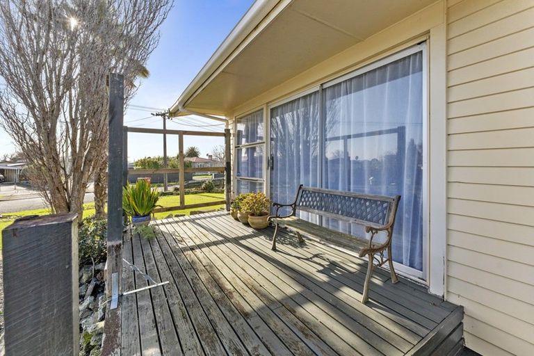 Photo of property in 43 Tararua Terrace, Cloverlea, Palmerston North, 4412