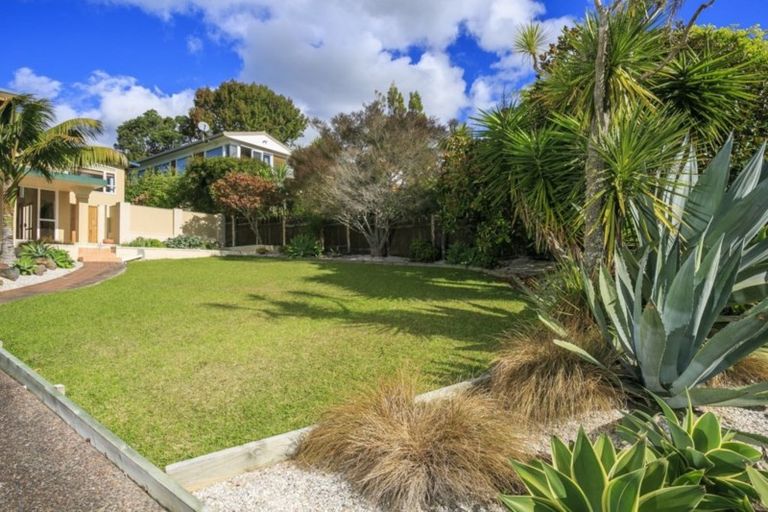 Photo of property in 25 Galaxy Drive, Mairangi Bay, Auckland, 0630