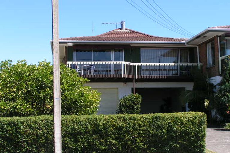 Photo of property in 2/64 Church Street, Northcote Point, Auckland, 0627