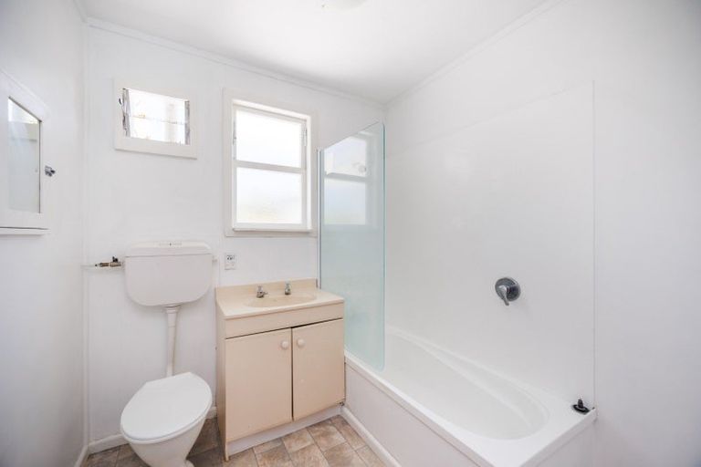 Photo of property in 3 Nottingham Avenue, Awapuni, Palmerston North, 4412