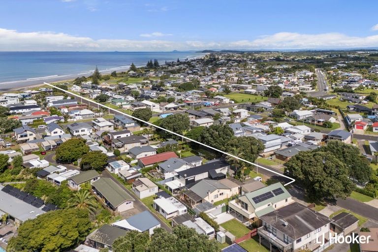 Photo of property in 42 Ocean View Road, Waihi Beach, 3611