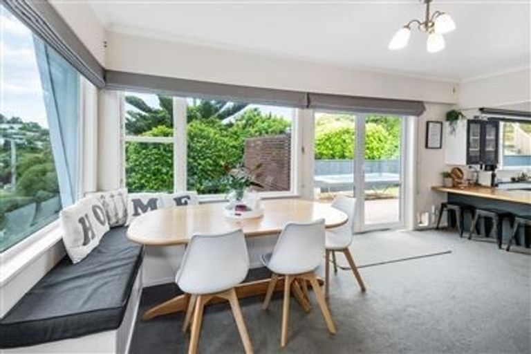 Photo of property in 19 Black Rock Road, Newlands, Wellington, 6037