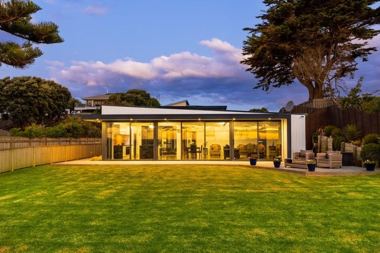 Photo of property in 257 Rosetta Road, Raumati Beach, Paraparaumu, 5032