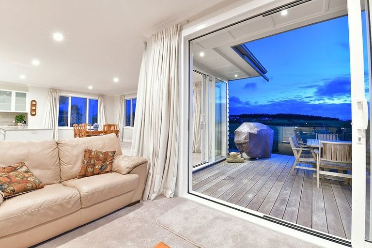 Photo of property in 86 Voyager Drive, Gulf Harbour, Whangaparaoa, 0930