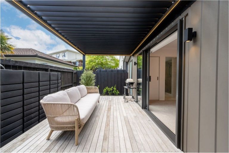 Photo of property in 16b Cairngorm Place, Highland Park, Auckland, 2010