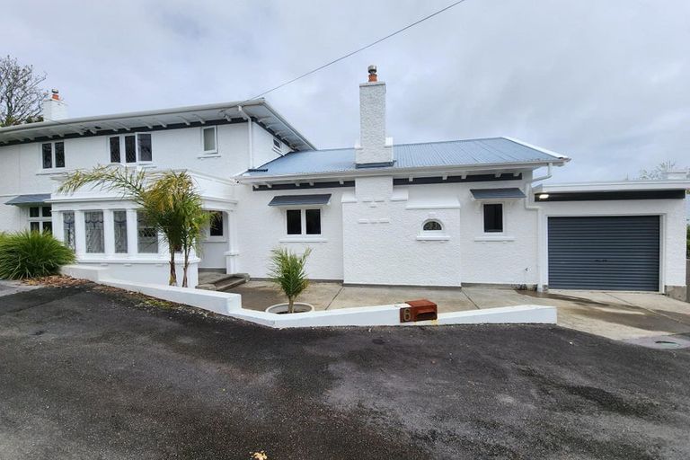 Photo of property in 6 Ridge Lane, New Plymouth, 4310