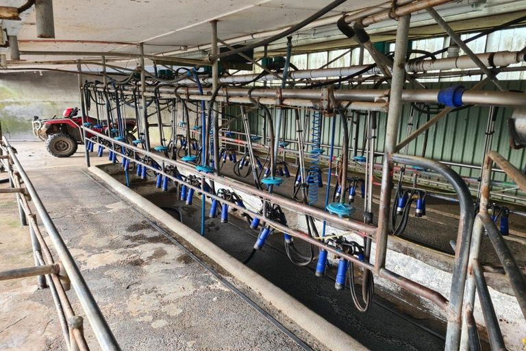 Photo of property in 801 Mangorei Road, Mangorei, New Plymouth, 4371